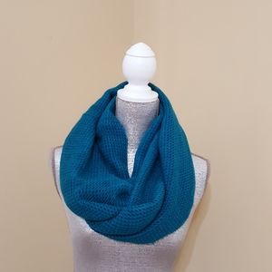 🔮NWOT Long Infinity Scarf